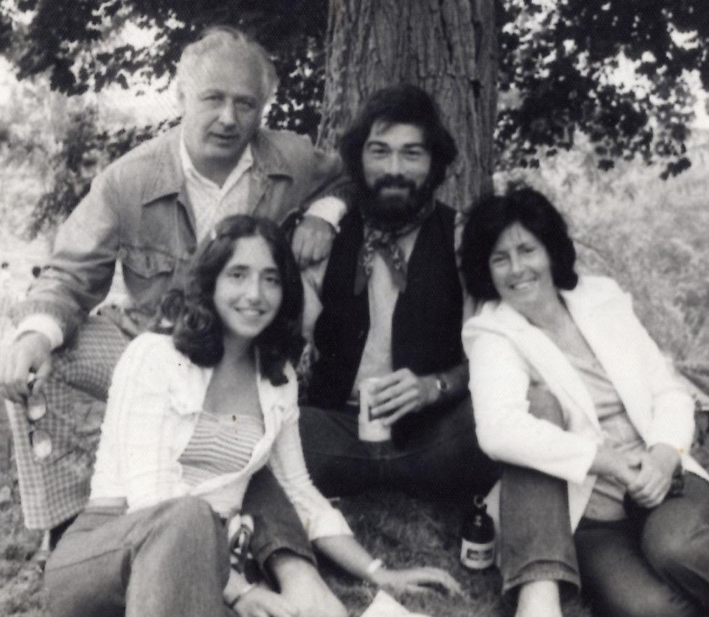 Arnošt Lustig s&nbsp;rodinou a&nbsp;Kerry Drohanem